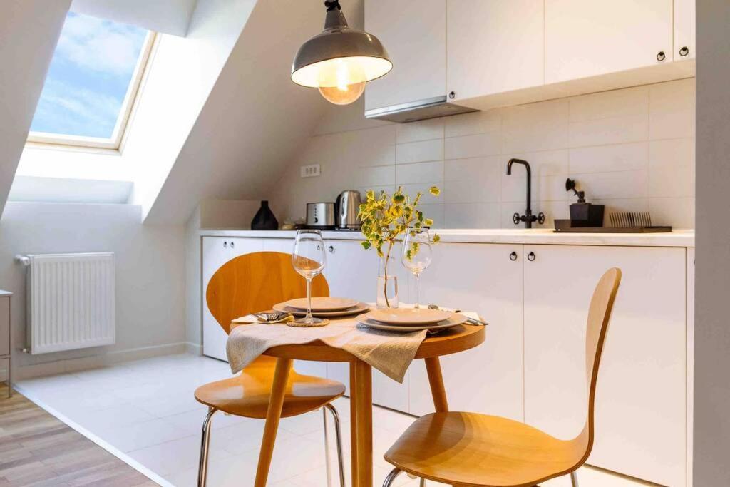 Vivando - Stylish Studio C + Parking Bucharest