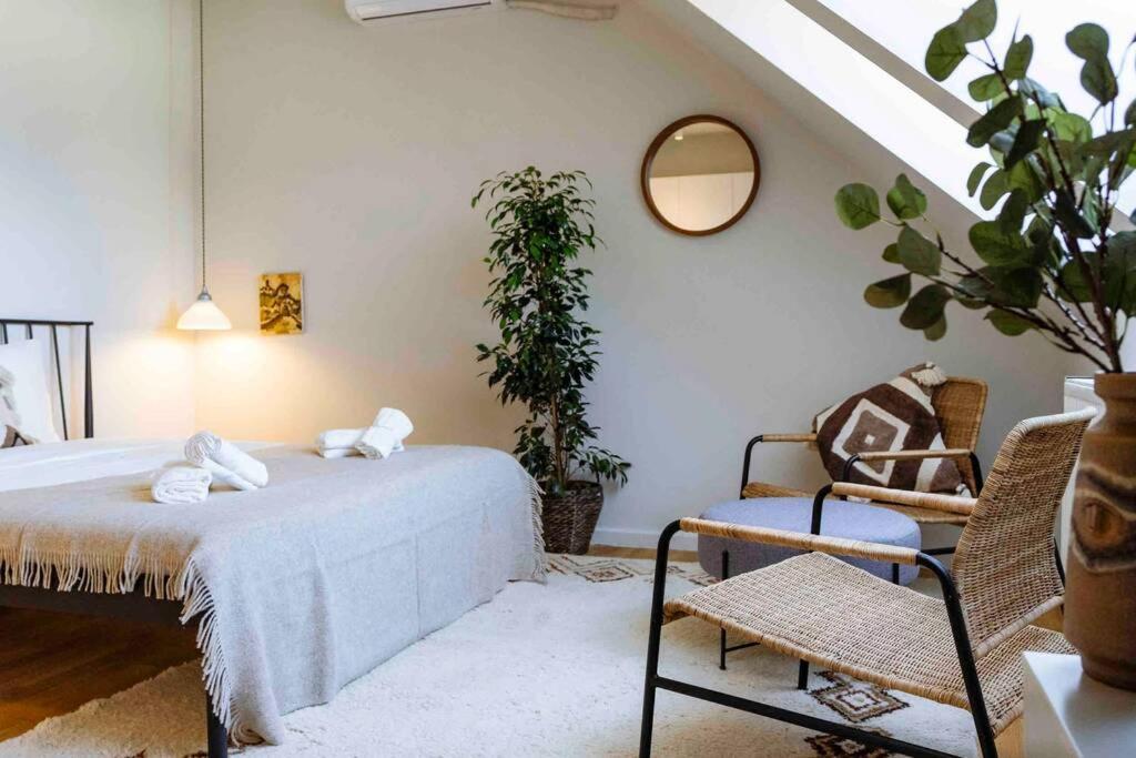Apartment Vivando - Stylish Studio C + Parking Bucharest