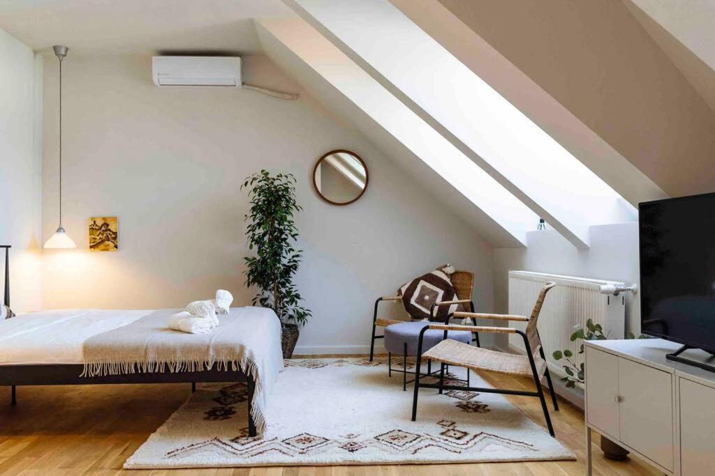 Vivando - Stylish Studio C + Parking Appartamento Bucarest